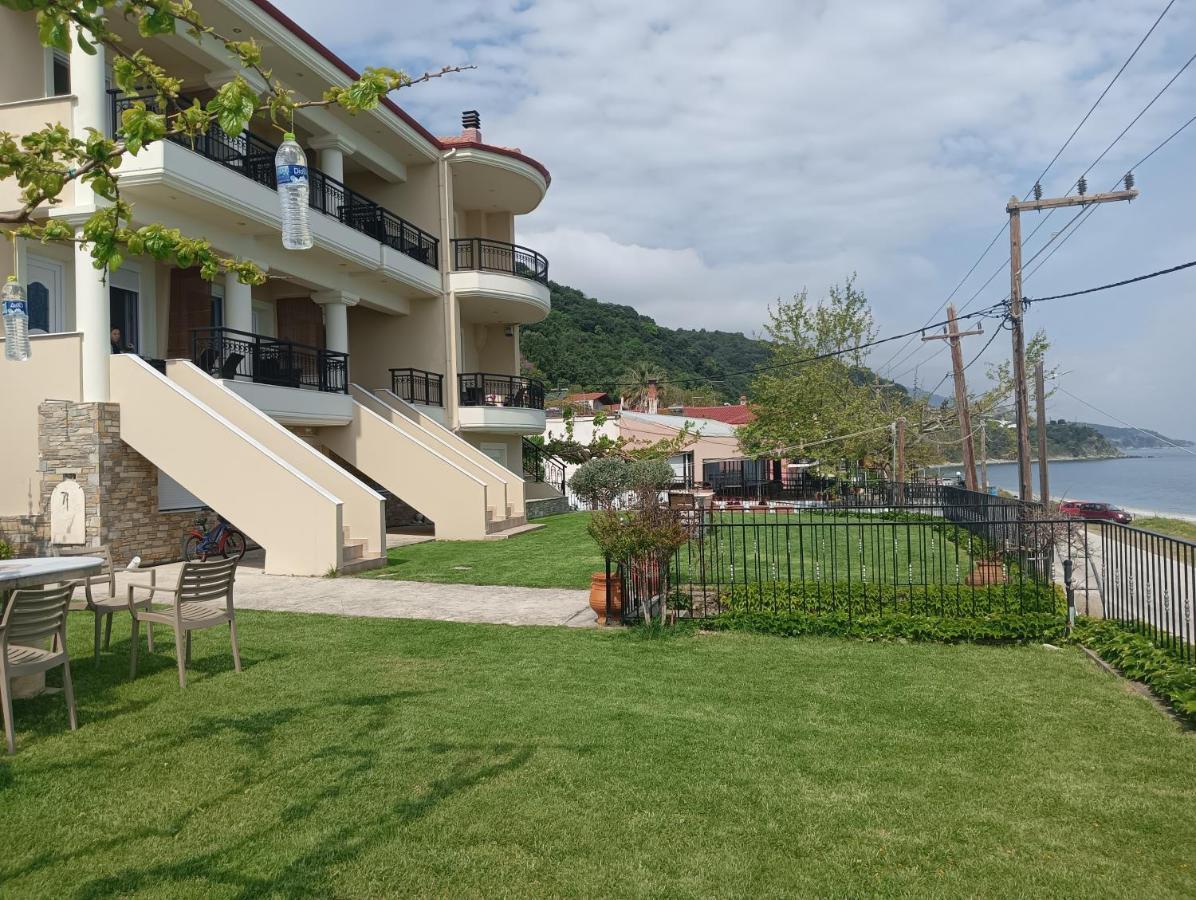 Perdikis Apartments - Paliouria Kokkino Nero Luaran gambar