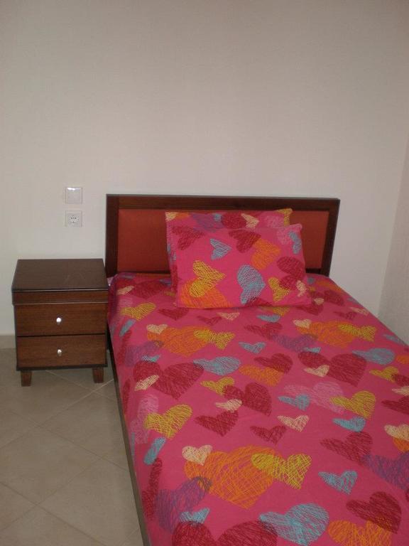 Perdikis Apartments - Paliouria Kokkino Nero Luaran gambar