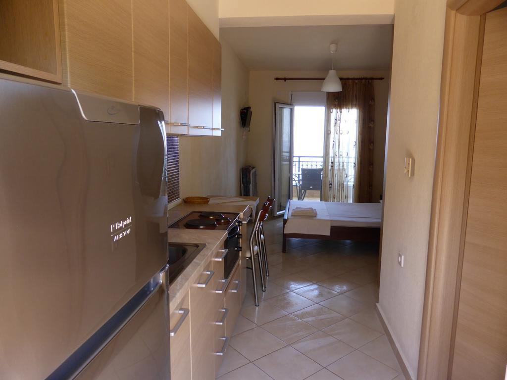 Perdikis Apartments - Paliouria Kokkino Nero Luaran gambar