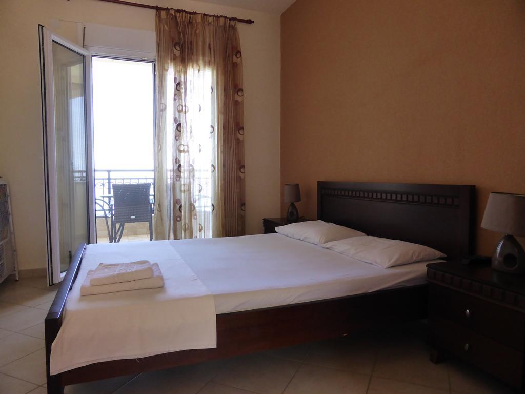 Perdikis Apartments - Paliouria Kokkino Nero Luaran gambar