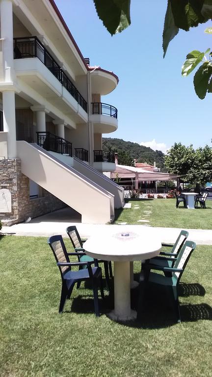 Perdikis Apartments - Paliouria Kokkino Nero Luaran gambar